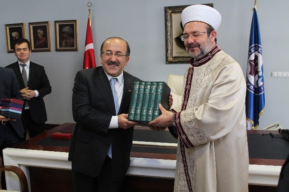 Diyanet İşleri Başkanı Görmez\'den Trabzon Belediye Başkanı Gümrükçüoğlu\'na Ziyaret