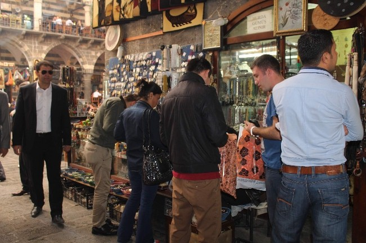 Diyarbakır\'a Gelen Turistler Ensafın Yüzünü Güldürüyor