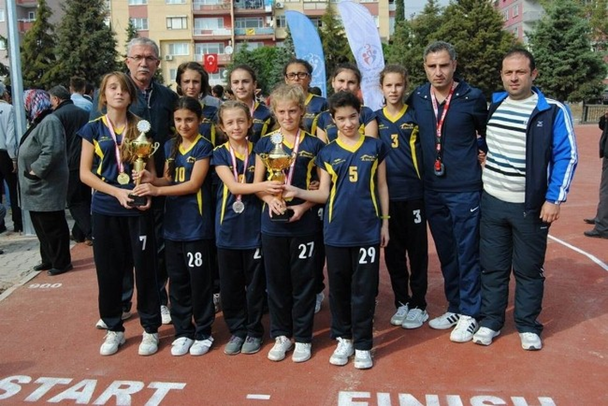 Erdekli Kızlar İl Şampiyonu Oldu