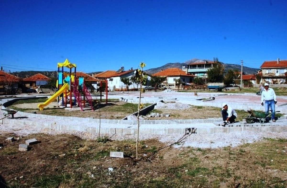 Gediz\'in Muhipler Mahallesine Yaşam Alanı Yapılıyor