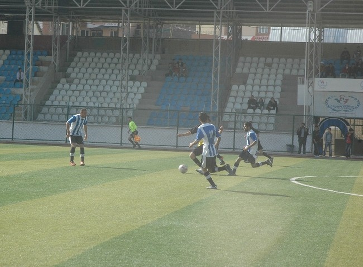 Hakkari\'de Amatör Futbol Sezonu Başladı
