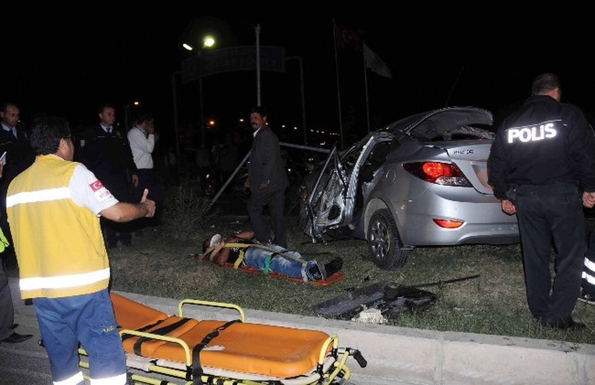 Tarsus\'ta Trafik Kazası: 1 Ölü, 4 Yaralı