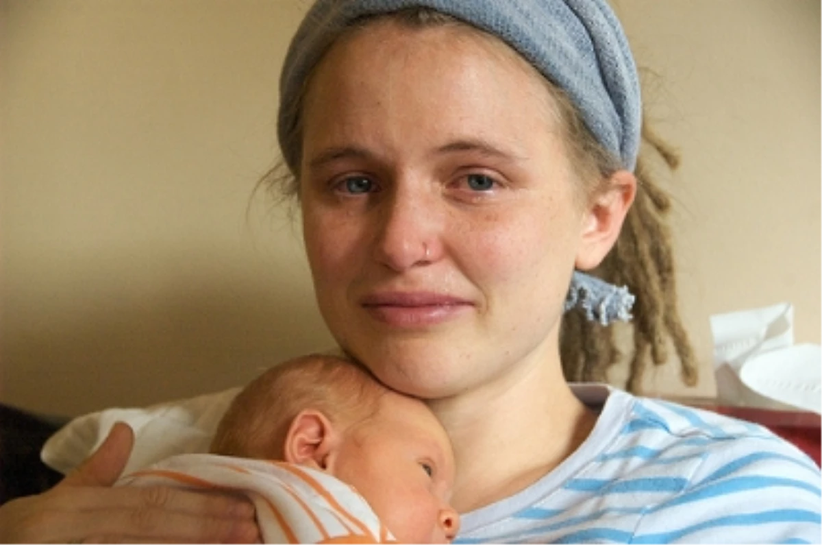 İlk Hamilelikte "Doğum Sonrası Depresyon" Riski Artıyor