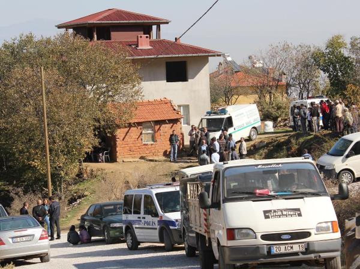 Denizli\'de İnşaat İşçisi Evinde İntihar Etti