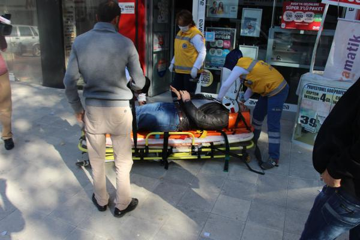 İşyeri Çalışanının Ellerini Kablo ile Bağlayıp Soygun Yaptılar