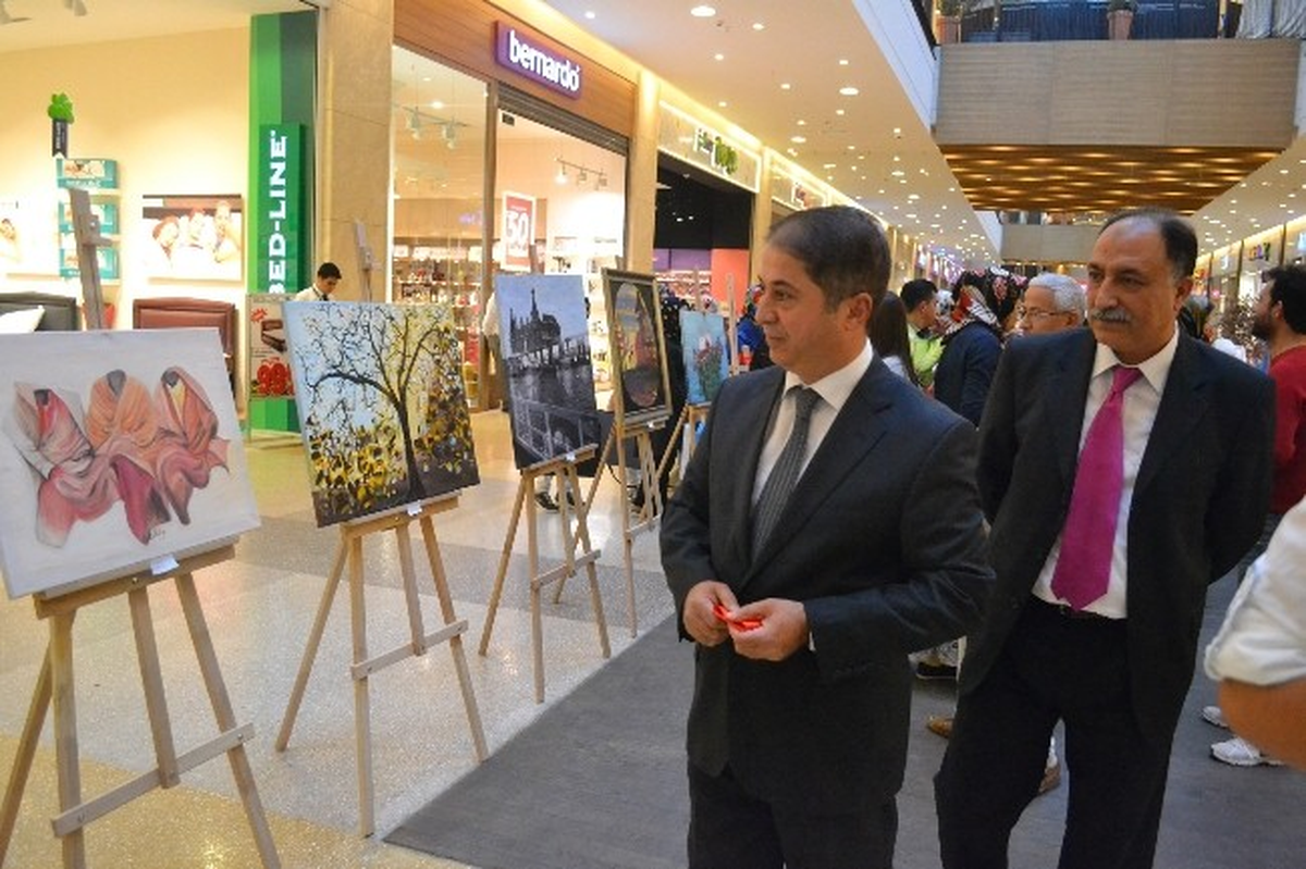 Kahramanmaraşlı Ressam Piazza\'da Sergi Açtı