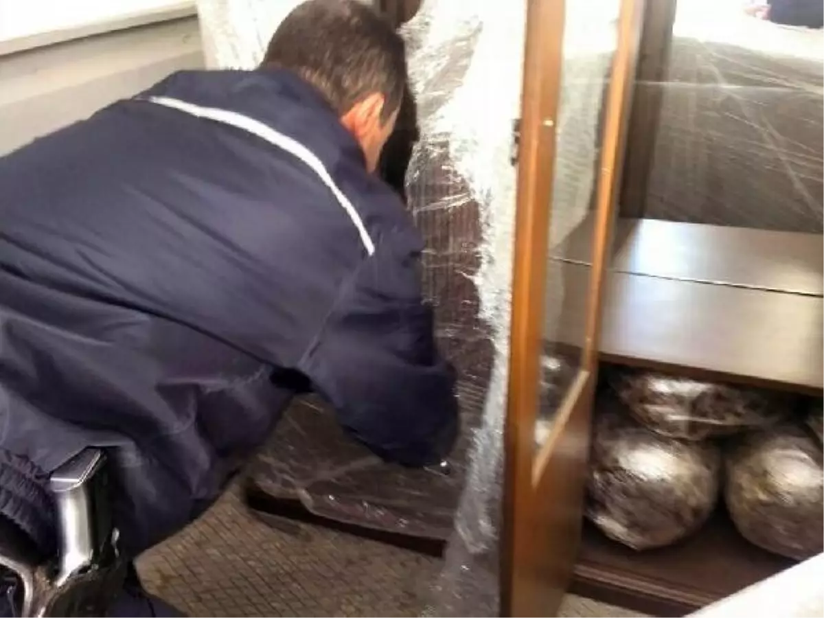Kamyondaki Eşya Arasından 157 Kilo Esrar Çıktı