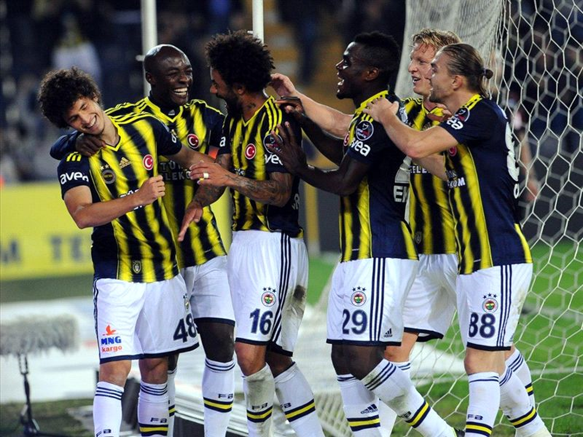 Lider Fenerbahçe Zorlu Virajda