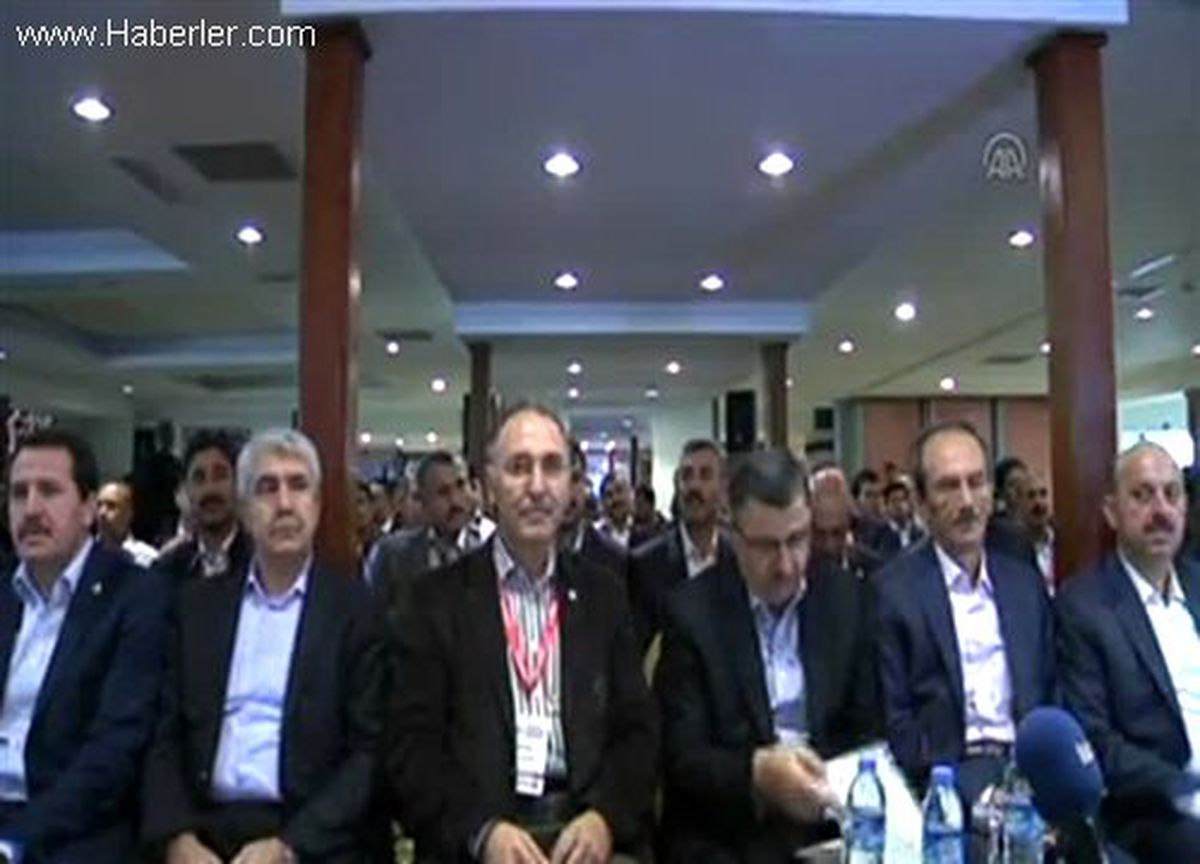 "Kurumlarda Başörtüsüyle Görev Yapmak İsteyenin Yanındayız"