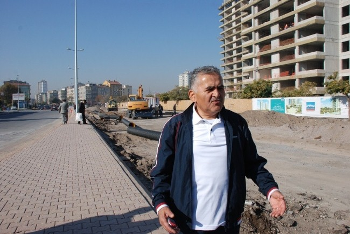 Nuhnaciyazgan Caddesinde Yol Düzenleme ve Yenileme Çalışması