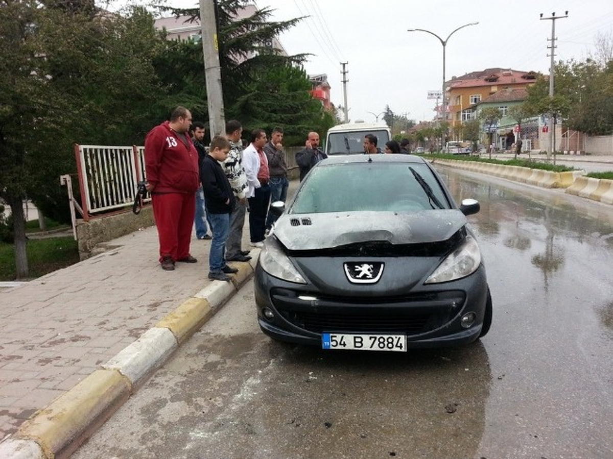 Seyir Halindeki Otomobil Alev Aldı
