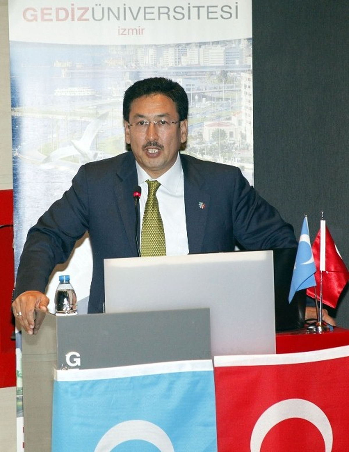 Seyit Tümtürk: "Doğu Türkistan\'da 28 Yılda 15 Milyon Bebek Katledildi"