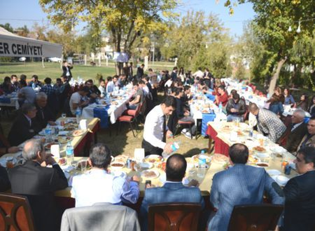 Şırnaklı Öğrenciler Diyarbakır\'da Buluştu