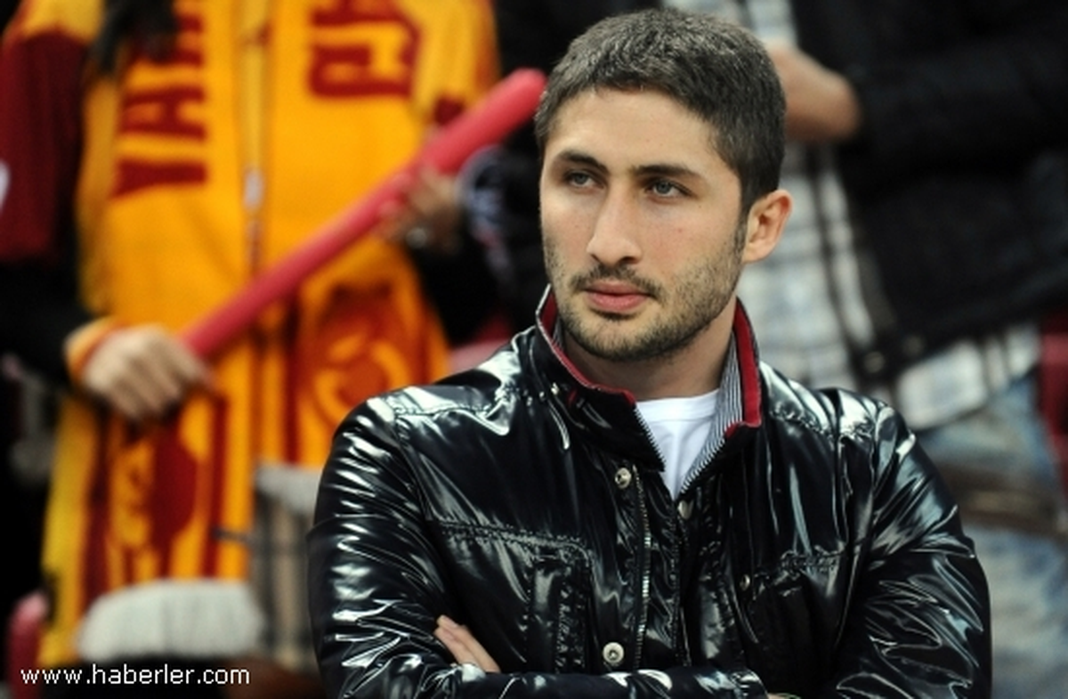 Sosyal Paylaşım Sitesinde Sabri Geyikleri