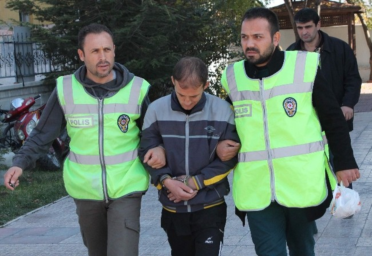 Konya\'da Uslanmaz Hırsız, Bu Kez Yardım Kutusunu Çaldı