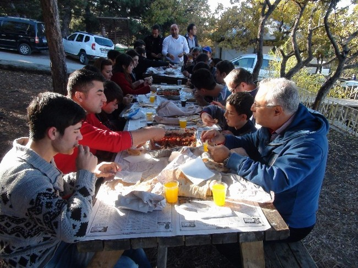 Yozgatlılar Sıcak Havayı Piknik Yaparak Değerlendirdi
