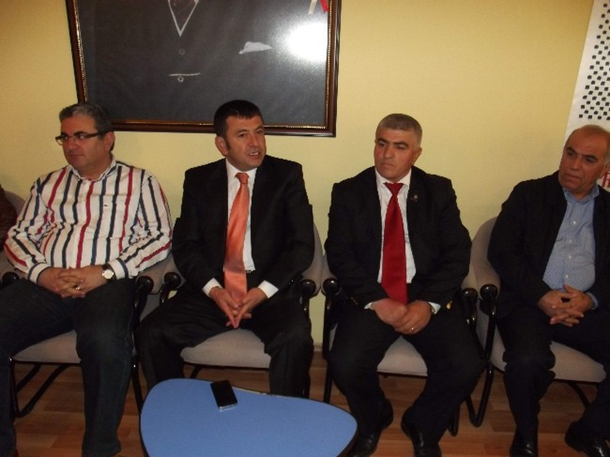 Ağbaba: "İnönü ve Özal\'a Küfredilmesini Doğru Bulmam"