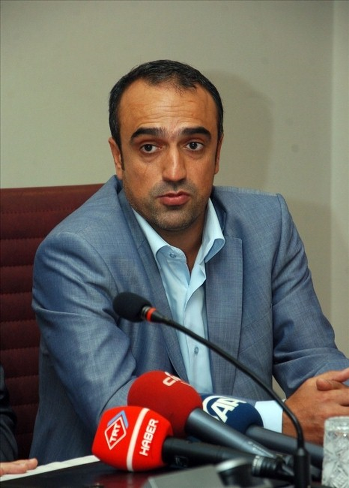 AK Parti Diyarbakır Milletvekili Cuma İçten Partilerinin Hizmetini Değerlendirdi.