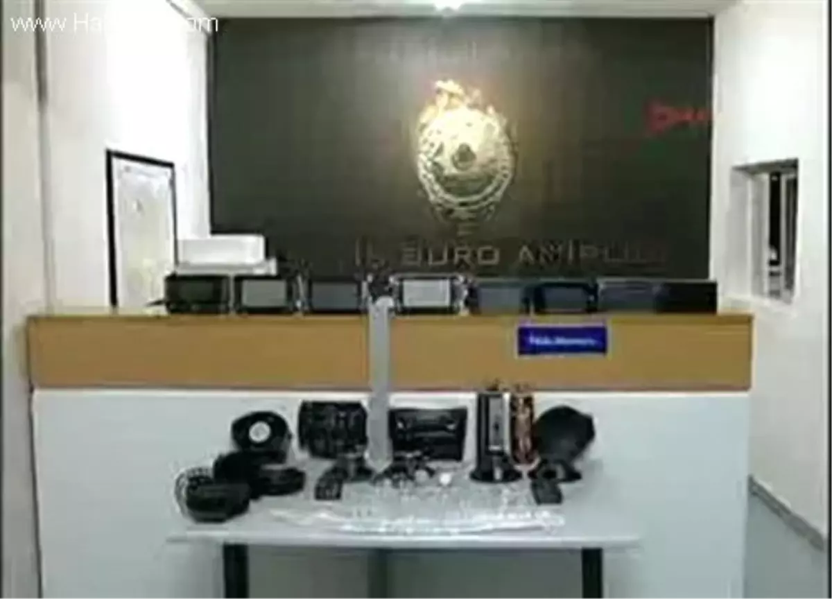 * Bahçelievler\'de Düzenlenen Uyuşturucu Operasyonu\'nda Bir Kişi Gözaltına Alındı.