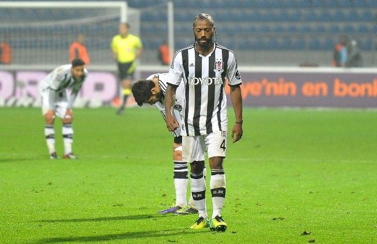 Beşiktaş - Kardemir Karabükspor Maçı 0-0 Devam Ediyor