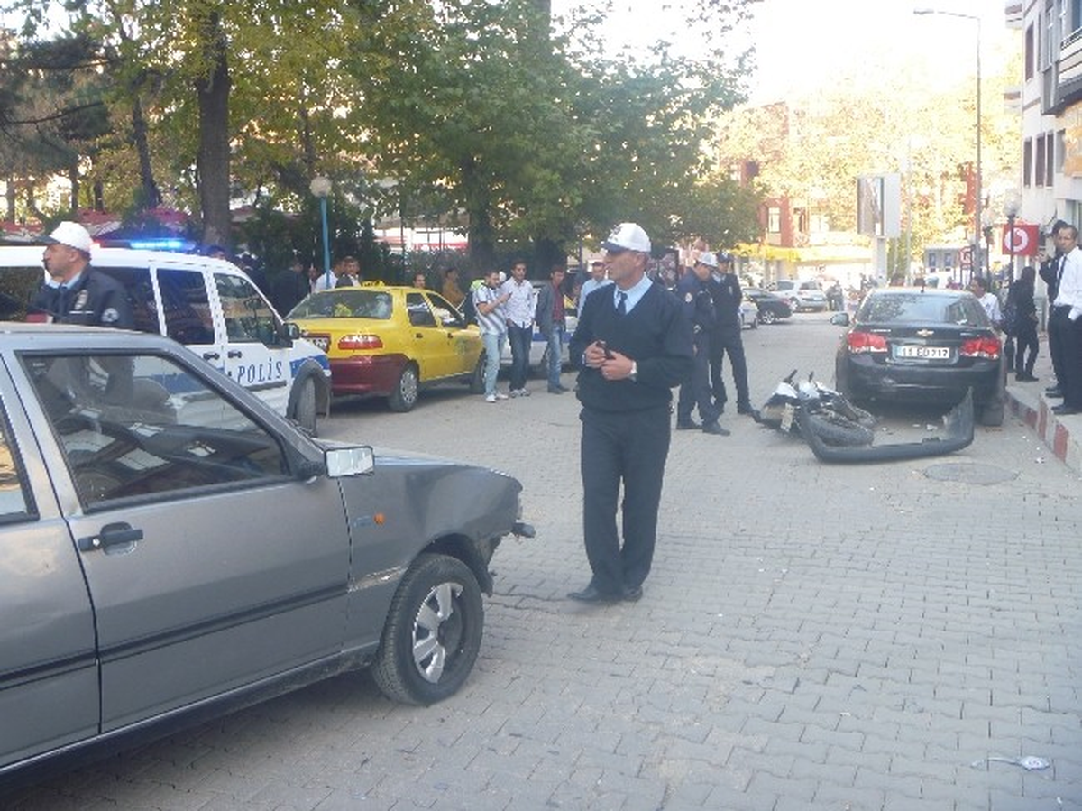 Bilecik\'te Trafik Kazası: 2 Yaralı