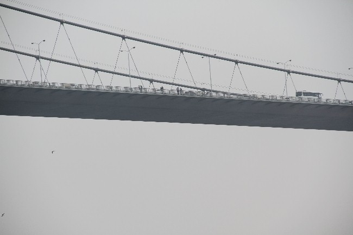 Boğaz Köprüsü\'nde "İntihar Teşebbüsü" Trafiği