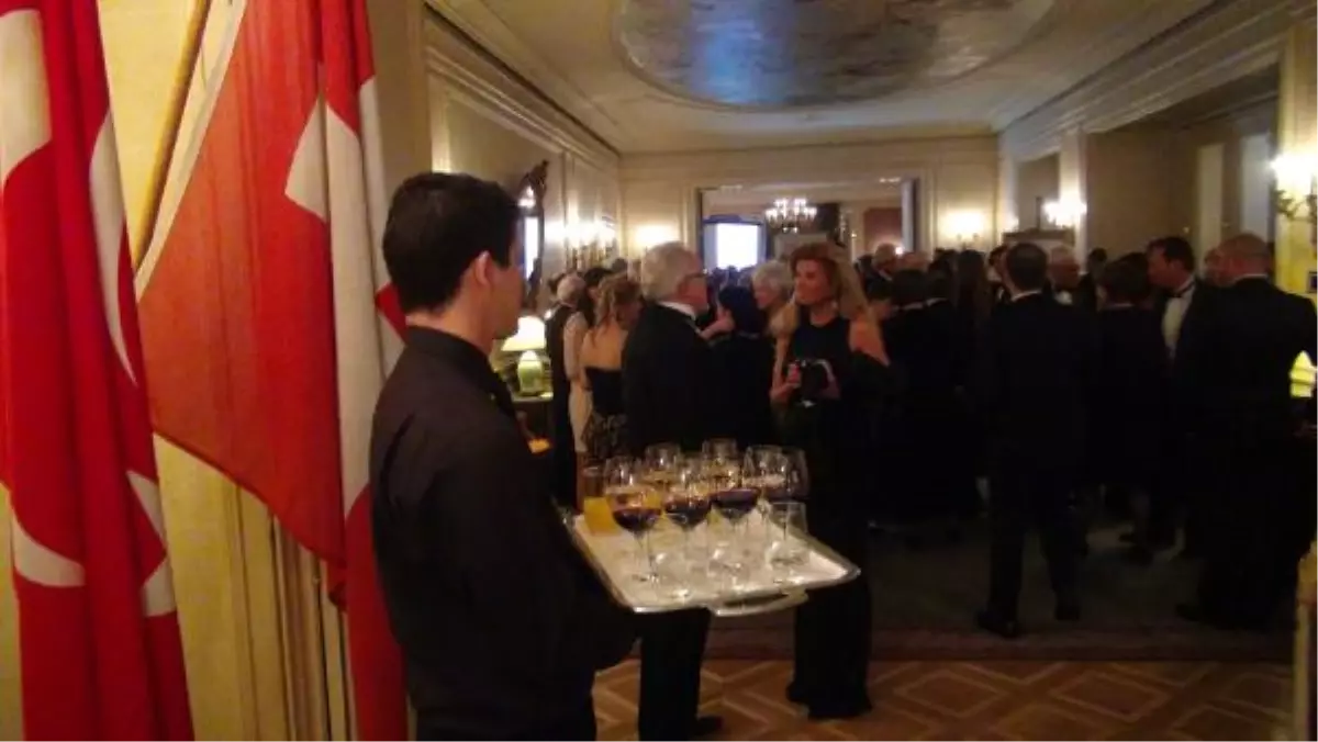 Cenevre\'de Cumhuriyet Balosu