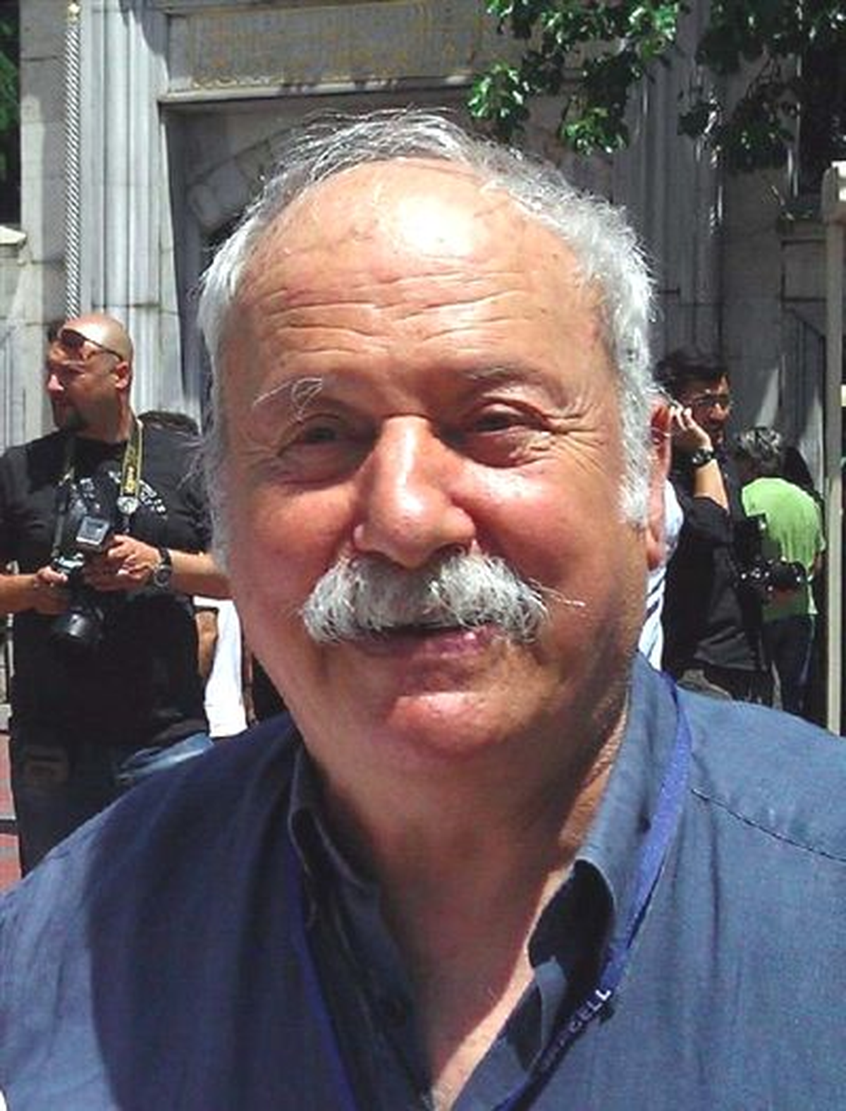 Gazeteci Yalçın Özmen Vefat Etti