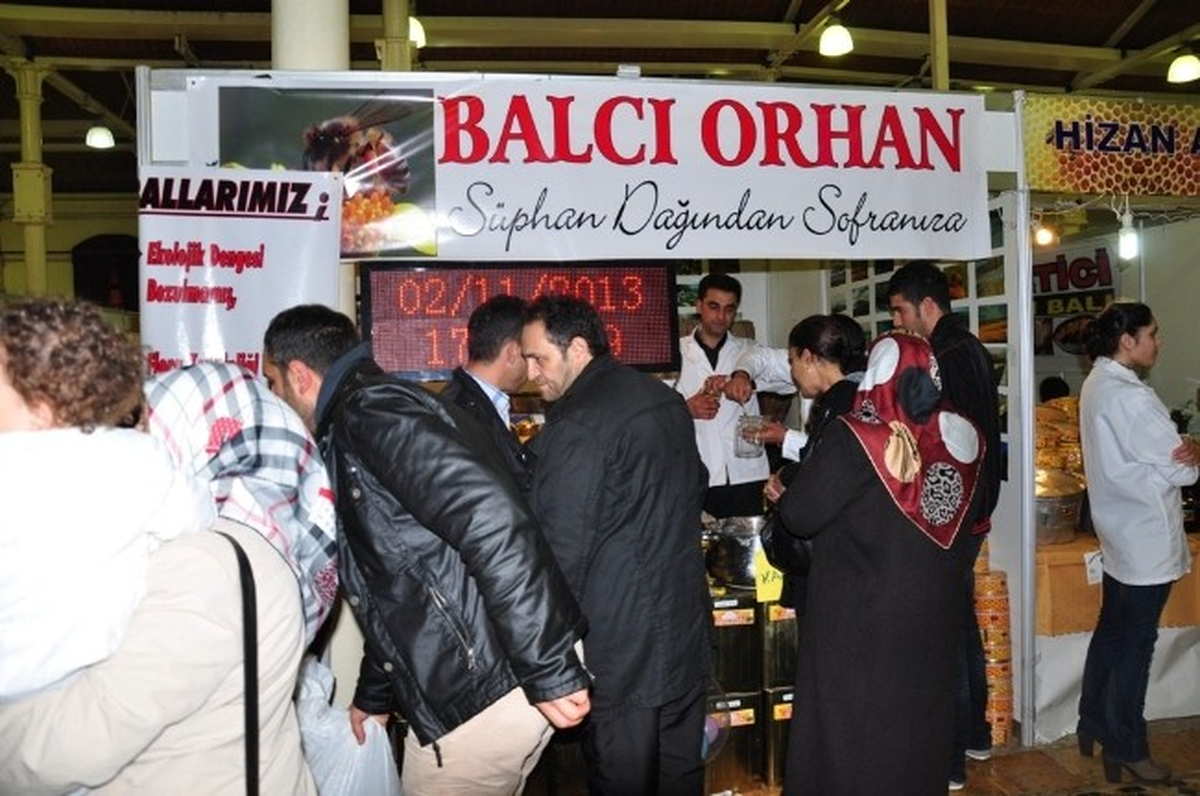 İstanbul\'da Ki Bal Satışları Bitlisli Balcıları Memnun Etti