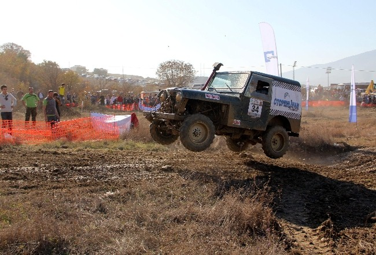 Kbü\'de Off-Road Yarışları Nefesleri Kesti