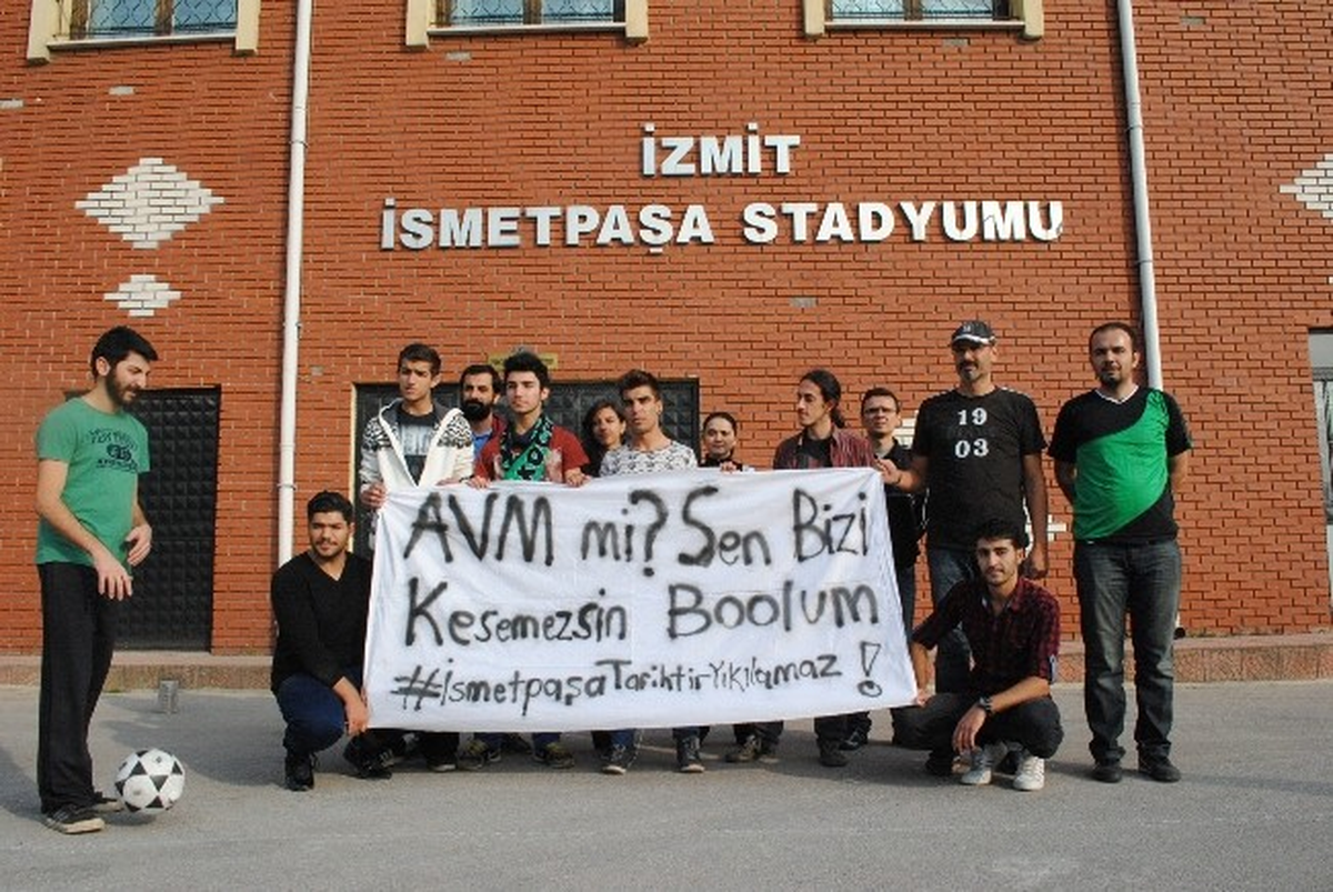 Kocaelispor Taraftarlarından Avm Protestosu