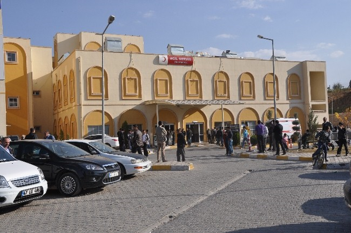 Mardin\'de Trafik Kazası: 2 Ölü, 5 Yaralı