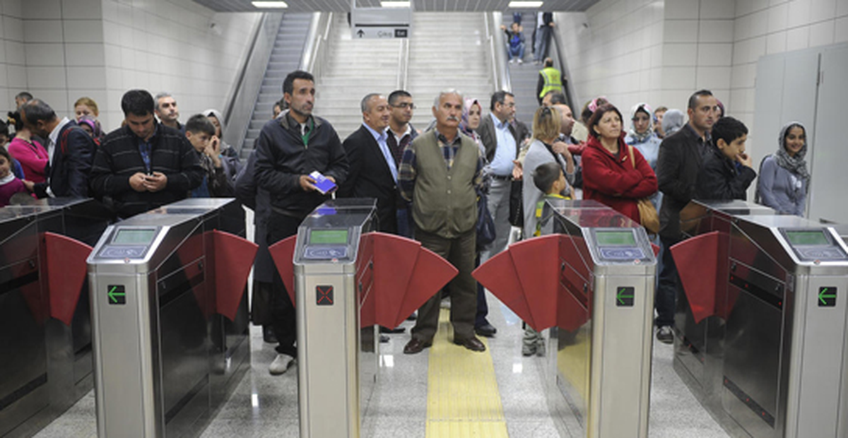 Marmaray Pazar Günü Rekor Kırdı