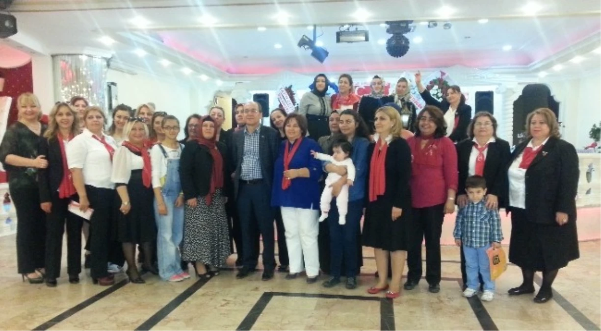 MHP Yenimahalle Belediye Başkan Adayı Kutlugün, Yenimahalleli Kadınları ile Kahvaltı Programında...
