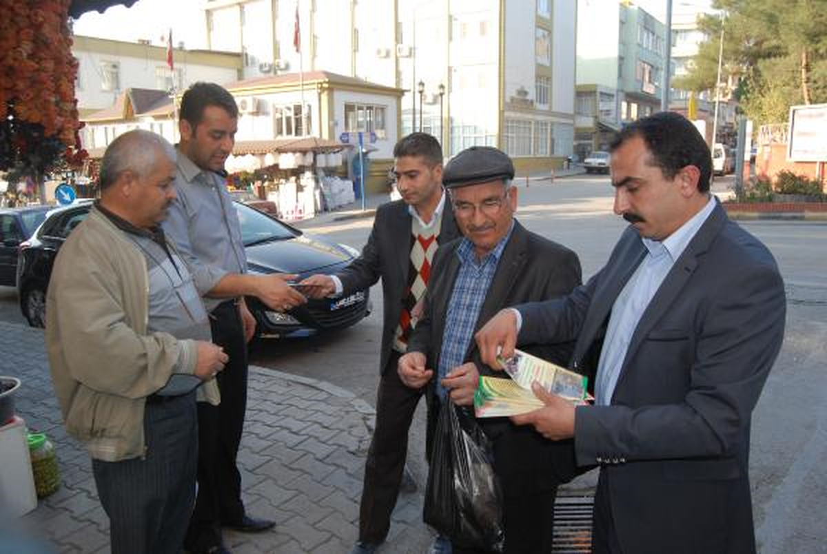Nizip Çayı\'nın Kirlenmesine Broşürlü Protesto