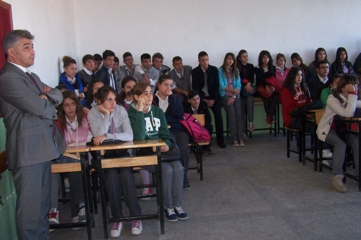 Tosya Cumhuriyet Anadolu Lisesi\'nde Sigaranın Zararları Anlatıldı