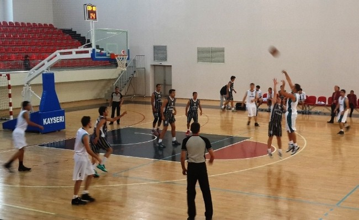 Üniversiteler Gençlik ve Spor Kulübü\'nde Galibiyet Sevinci