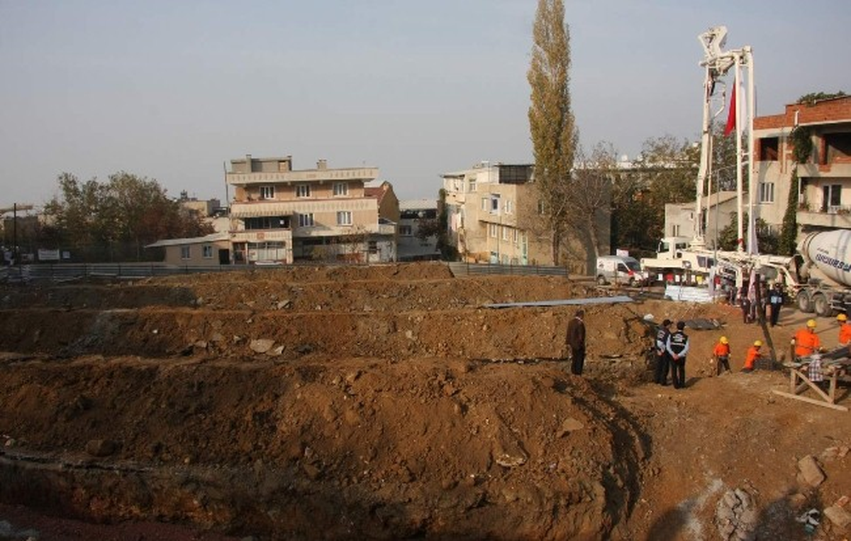 Yıldırım Belediyesinden Zümrüt Evler Mahallesine Çifte Hizmet