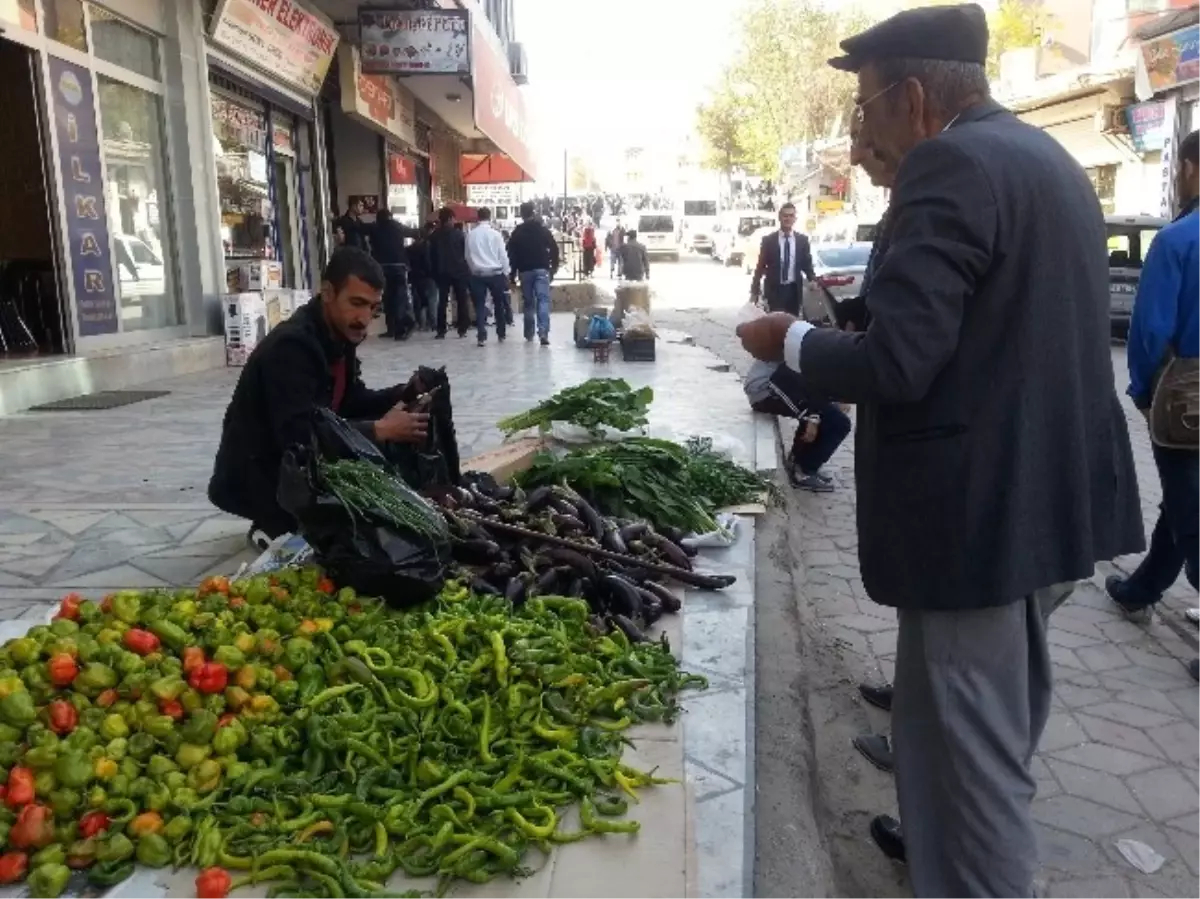 13 Nüfusa Biber Satarak Bakıyor