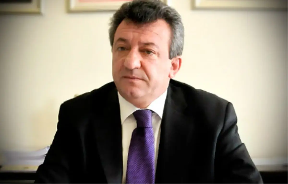 AK Parti\'nin, Kadın Vekillerin Pantolon Giyebilmesi İçin İçtüzük Önerisi