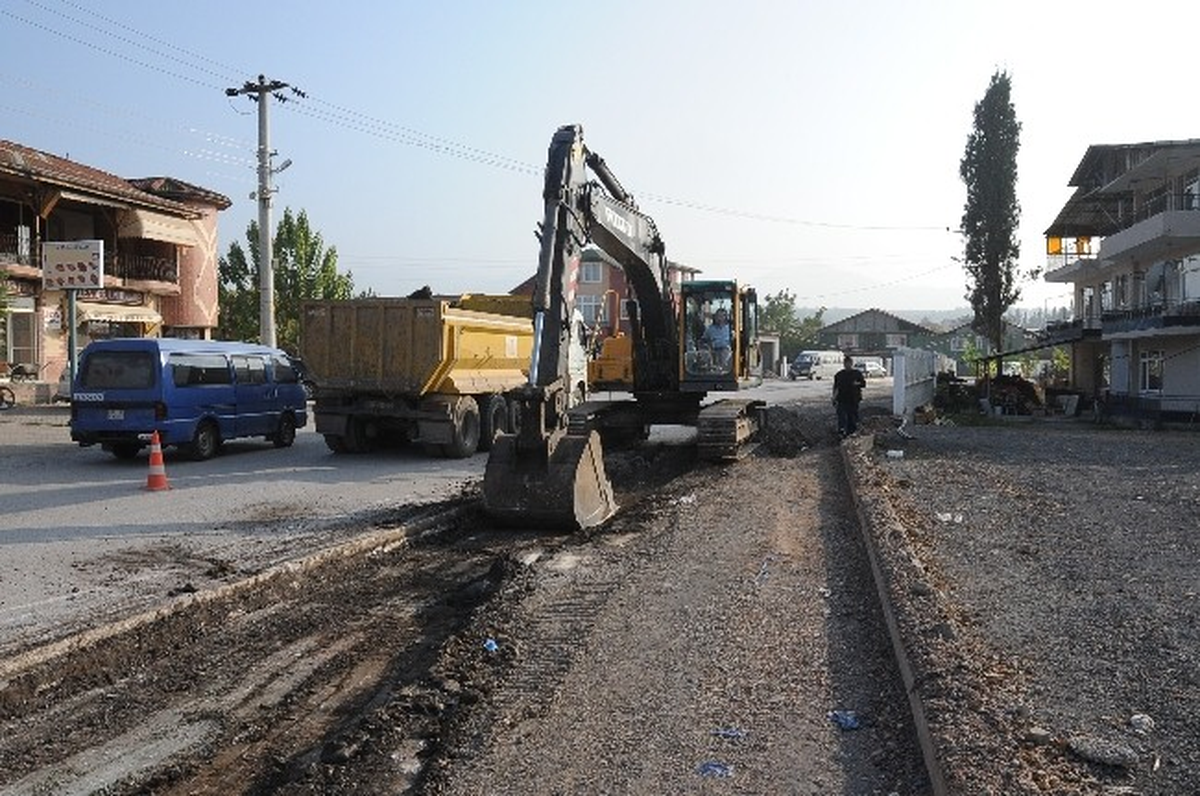 Başiskele\'de Alsancak Caddesi ve Dönerkaya Sokak Yeni Yüzüne Kavuştu