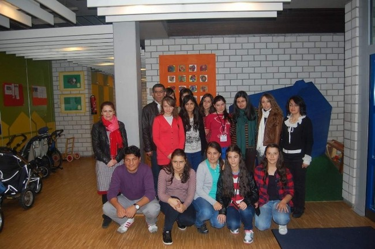 Bozüyük Kız Teknik ve Meslek Lisesi Öğrencileri Avrupa\'da
