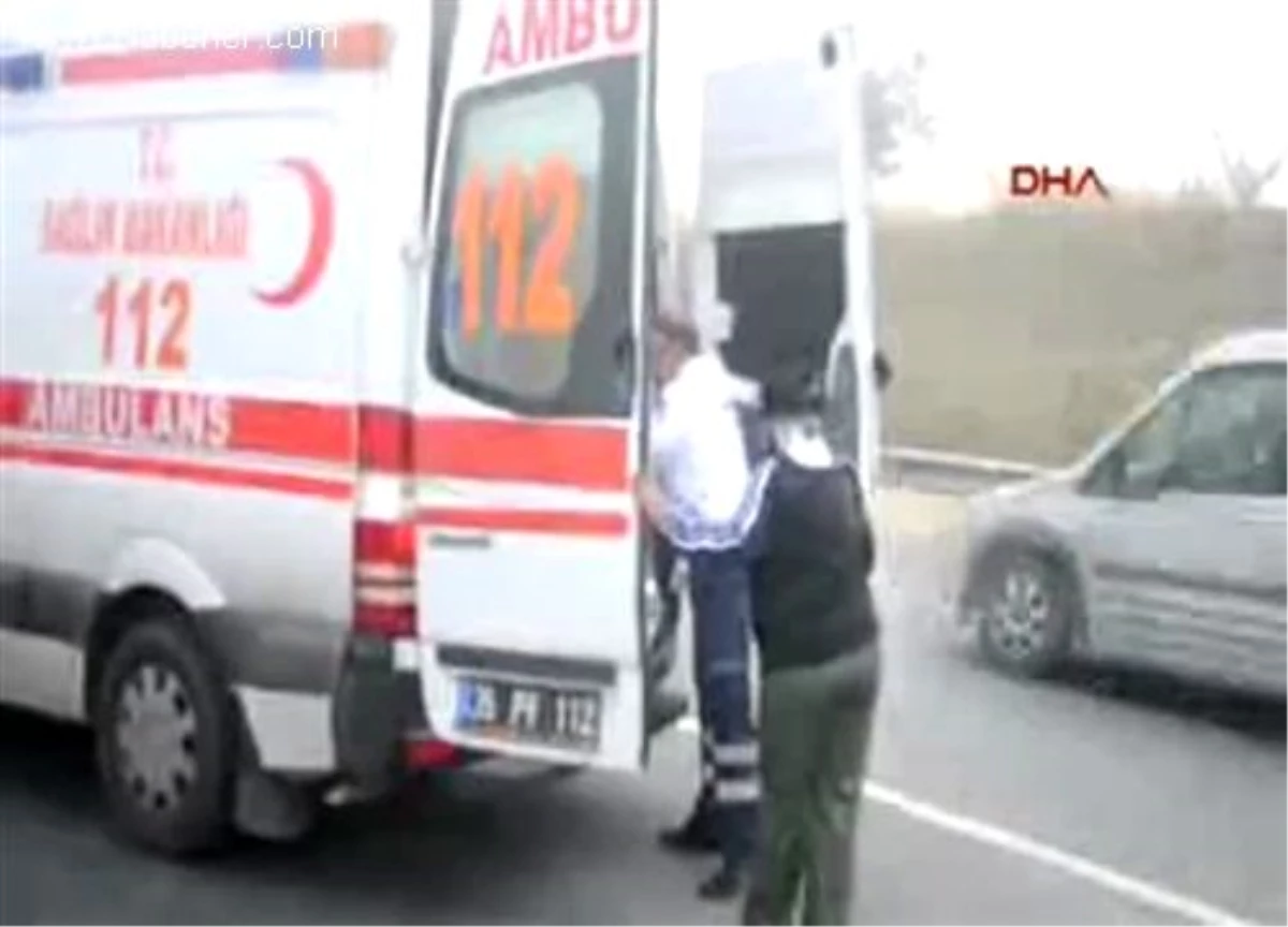 Dha Yurt: Servis Minibüsü Kamyonla Çarpıştı: 5\'i Öğrenci 8 Yaralı
