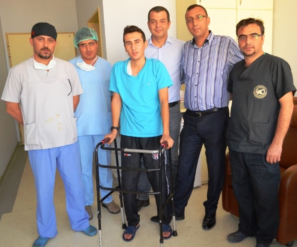Felçli Gelen Hasta Ayağa Kalktı