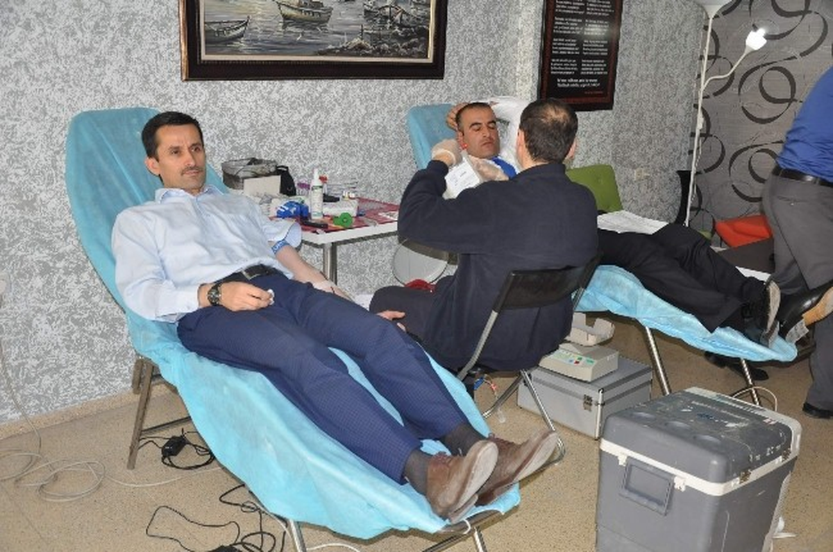 Gençlik Merkezi Üyeleri Kan Bağışladı