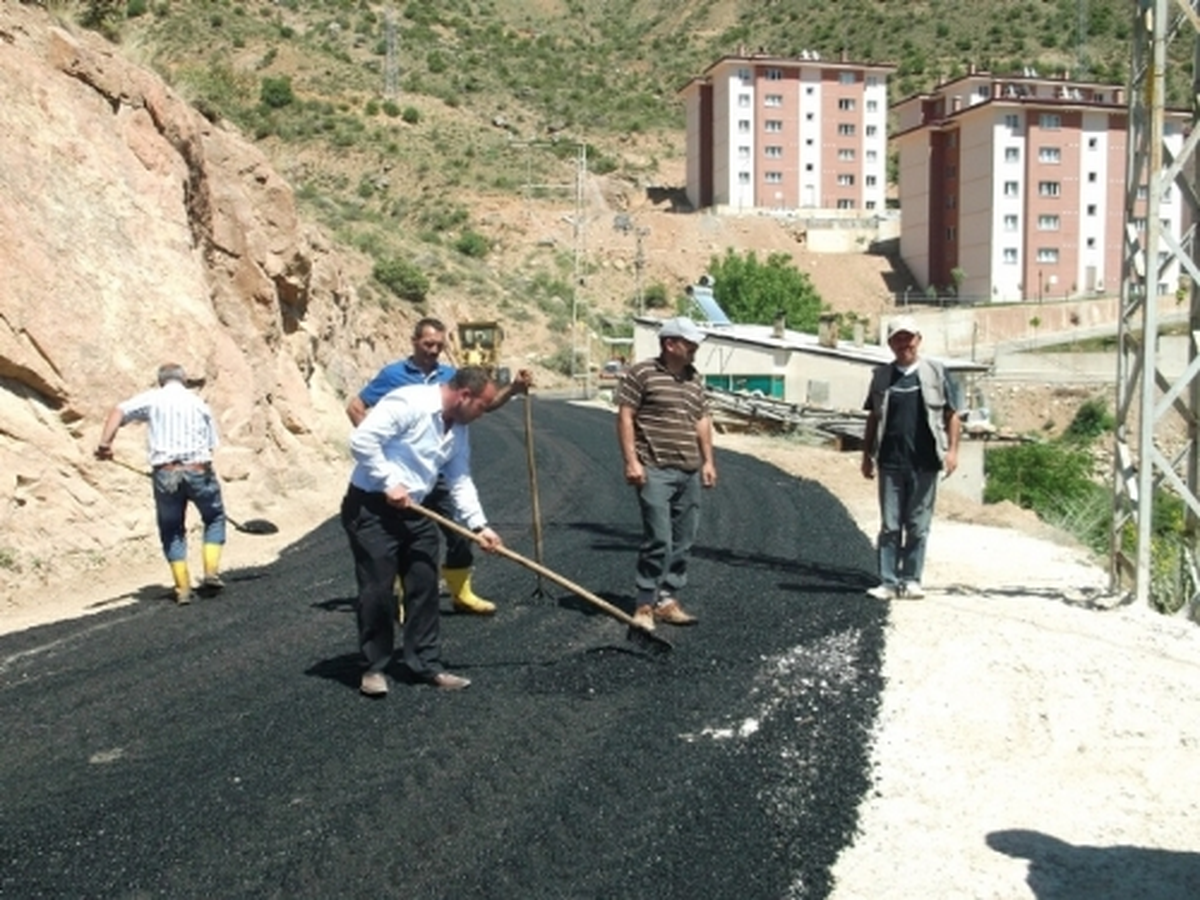 Gümüşhane\'de Asfaltlama Çalışmaları