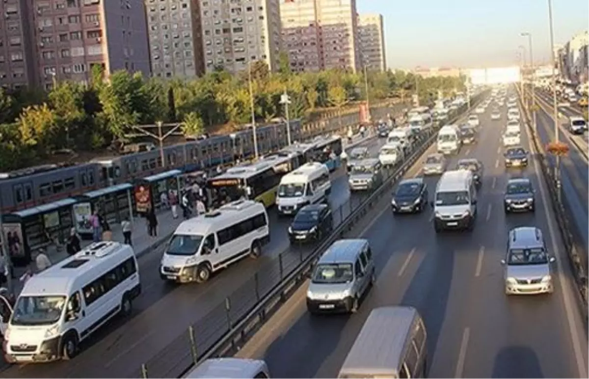 İstanbul'da Yarın Bazı Yollar Trafiğe Kapatılacak