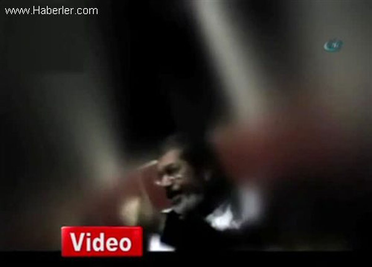 Mursi\'nin Tutuklandıktan Sonraki İlk Görüntüleri
