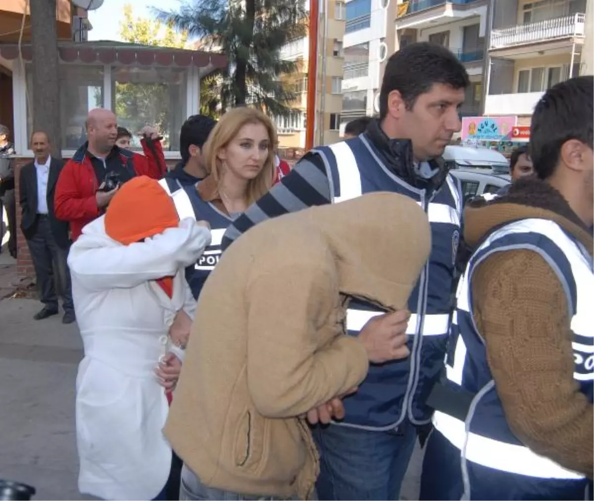 İzmir- Tayland Hattında, Akıl Almaz Vurgun