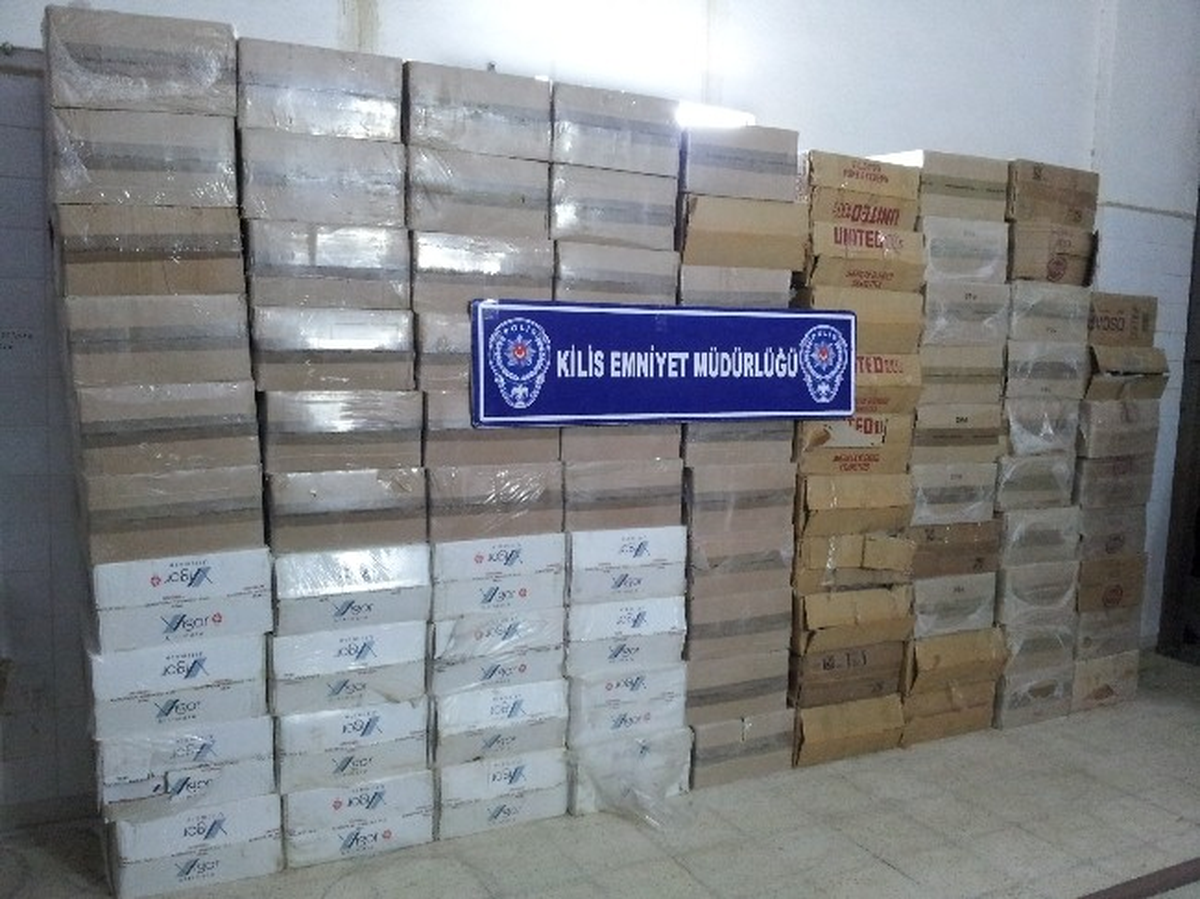 Kilis\'te 14 Bin 500 Paket Kaçak Sigara Ele Geçirildi